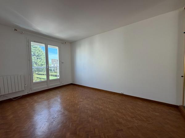 Spacieux appartement 3 pièces et garage fermé  Olivet val