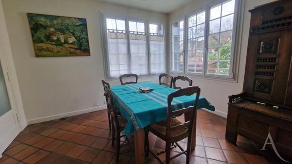 Maison à Mantes La Jolie sur S/sol total, 3 chambres et environ 230m² de terrain