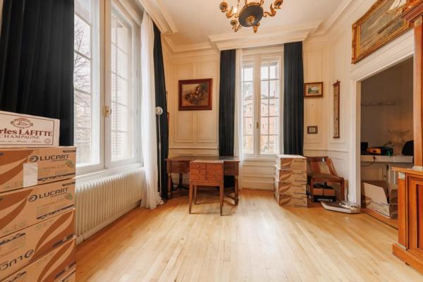 Demeure à vendre 8 pièces 261.42m² Mont-Dore (63240)