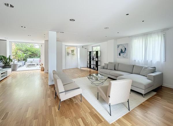Bureau Suresnes 5 pièce(s) 230 m2