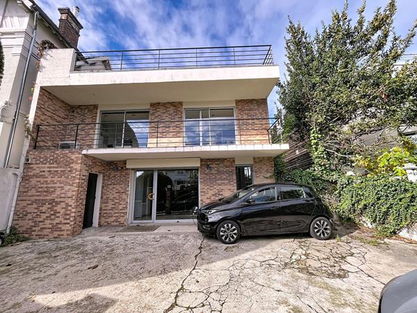 Bureau Suresnes 5 pièce(s) 230 m2