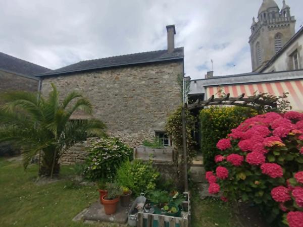 FONDS DE COMMERCE – RESTAURANT TRADITIONNEL À 5 MINUTES DE QUESTEMBERT – CAUSE RETRAITE – APPARTEMENT 4 CHAMBRES