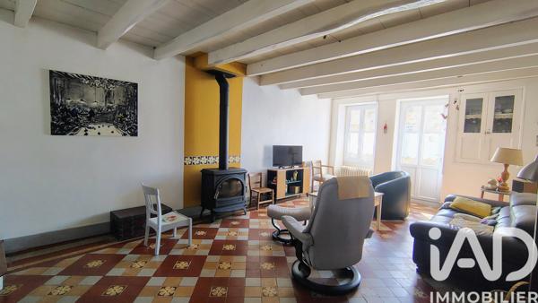 Maison à vendre 7 pièces 185 m² Saint-Pierre-le-Vieux