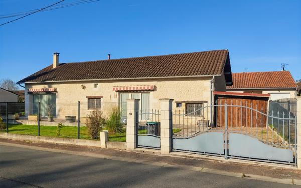 Maison à vendre    3 pièces •  Saint-Astier