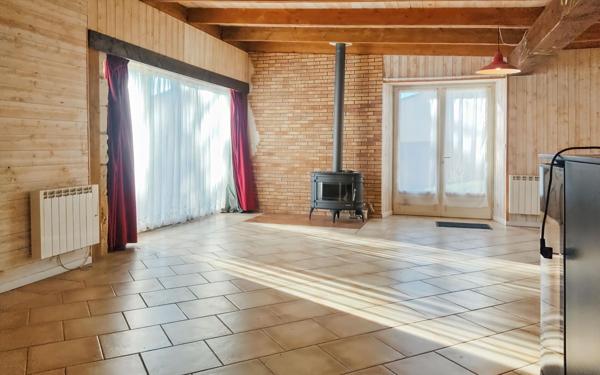 Maison à vendre    3 pièces •  Saint-Astier