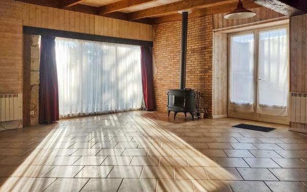 Maison à vendre    3 pièces •  Saint-Astier