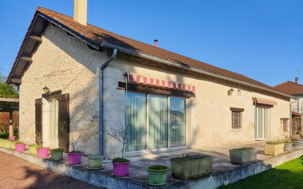 Maison à vendre    3 pièces •  Saint-Astier