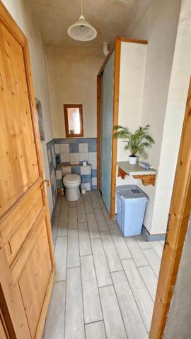 Houdan 3 mn / Maison 75 m2 avec 2 chambres et Granges aménageables