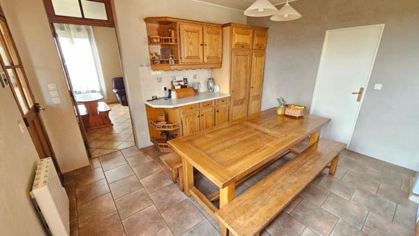 Houdan 3 mn / Maison 75 m2 avec 2 chambres et Granges aménageables