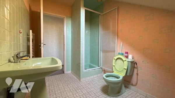 À VENDRE - Maison familiale 5 chambres sur sous-sol complet à Compertrix

Située sur la commu...