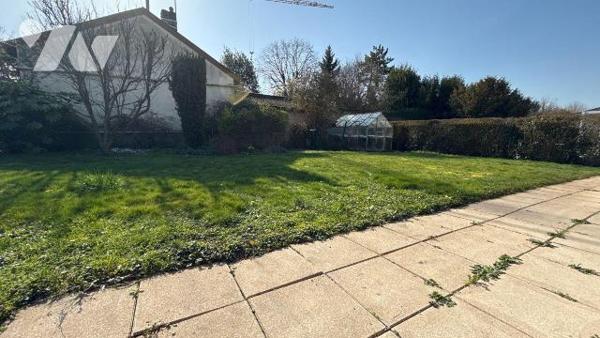 À VENDRE - Maison familiale 5 chambres sur sous-sol complet à Compertrix

Située sur la commu...