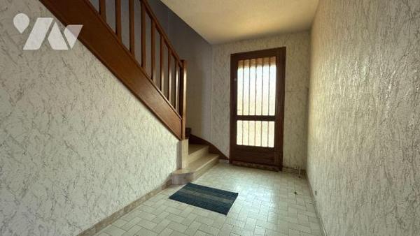 À VENDRE - Maison familiale 5 chambres sur sous-sol complet à Compertrix

Située sur la commu...