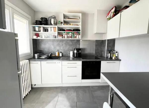 Maison accolée avec jardin