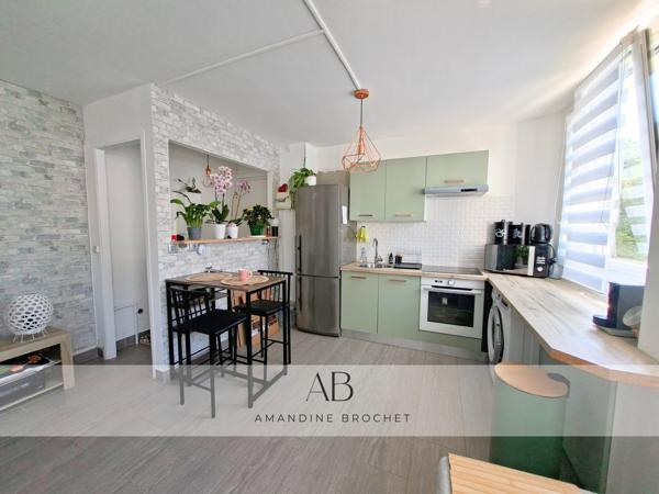 Appartement
         2 pièces
        - 37 m² Exclusivité 205 000 € *