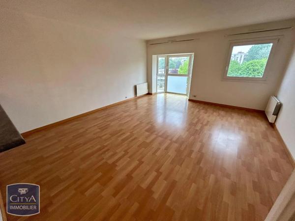 Appartement à louer 2 pièces 64m² Maurepas (78310)