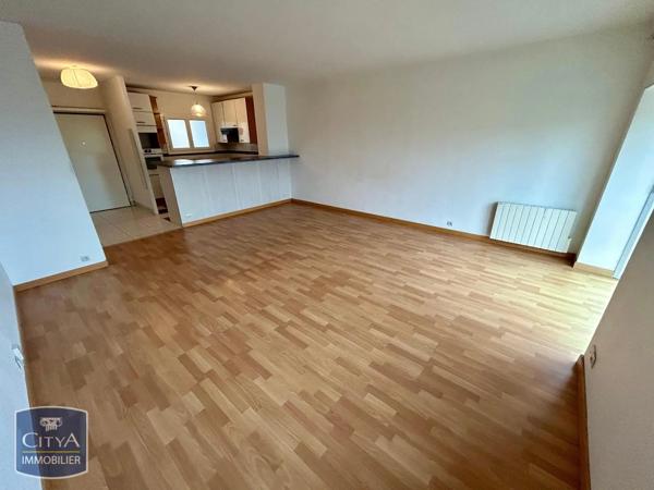 Appartement à louer 2 pièces 64m² Maurepas (78310)