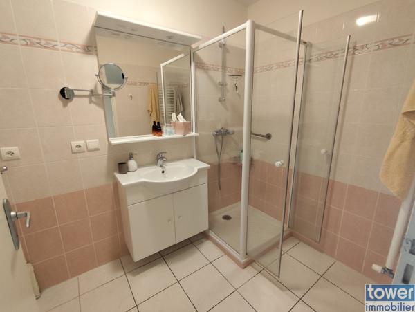 Appartement T4 avec terrasse, garage et parking