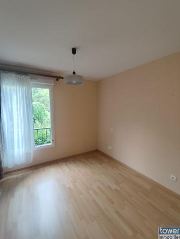 Appartement T4 avec terrasse, garage et parking