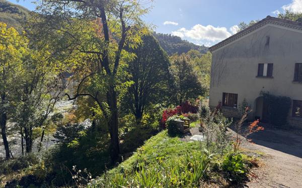 Maison à vendre    8 pièces • 191 m2 Vals-les-Bains