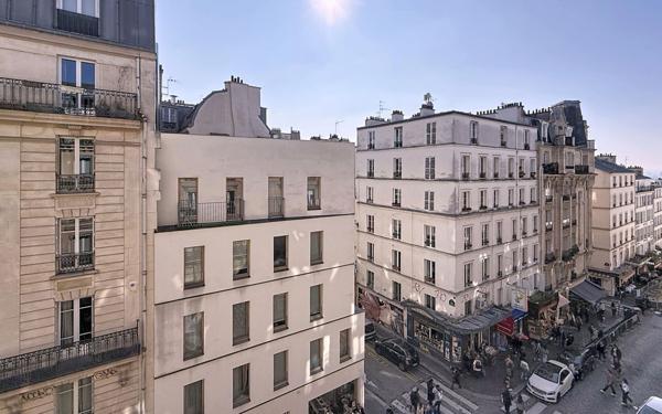 Appartement à vendre    2 pièces • 60,01 m2 Paris 18