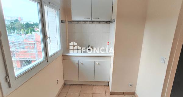 Location Studio 23.44 m² - Corbeil-essonnes 91100