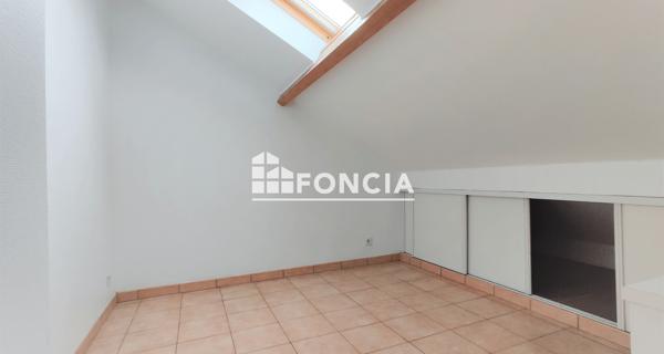 Location Studio 23.44 m² - Corbeil-essonnes 91100