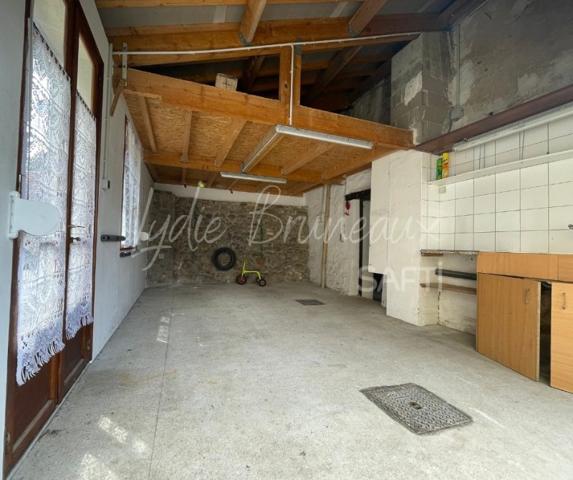 BELLE MAISON BRIARDE PROCHE ACCÈS A4