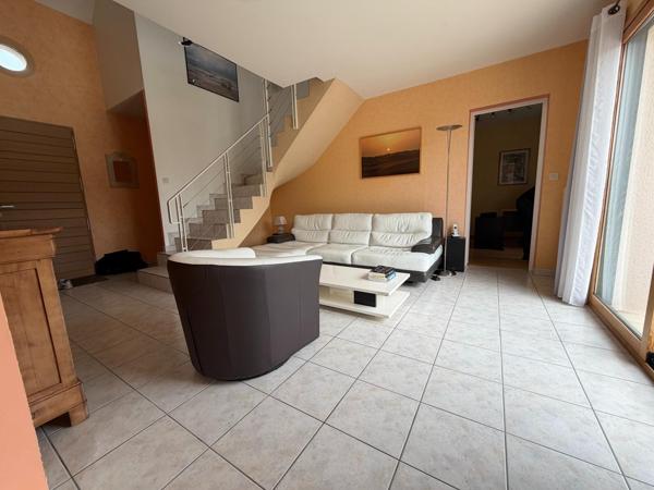 Maison à SARGE-LES-LE-MANS, 72190 - 5 pièces 102m²