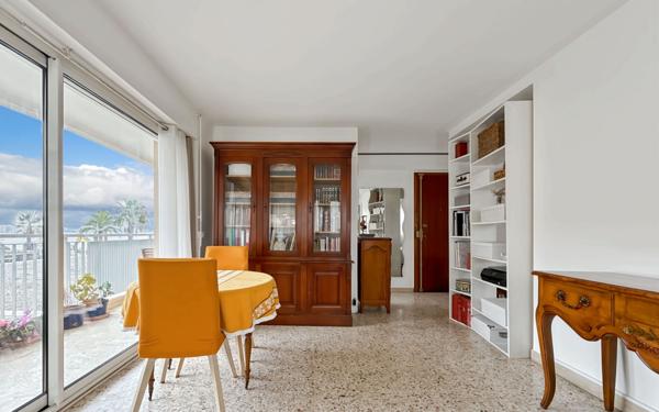 Appartement à vendre    2 pièces • 37 m2 Fréjus