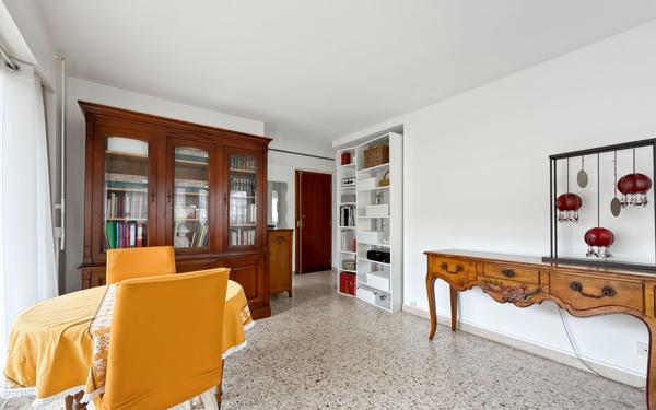 Appartement à vendre    2 pièces • 37 m2 Fréjus