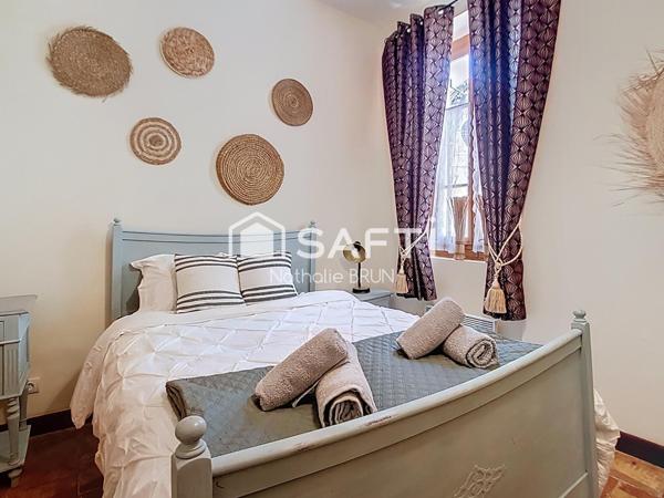 Maison de caractère de 200m² cour paysagée jacuzzi