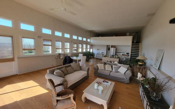 Appartement à vendre    4 pièces • 98 m2 Jurançon