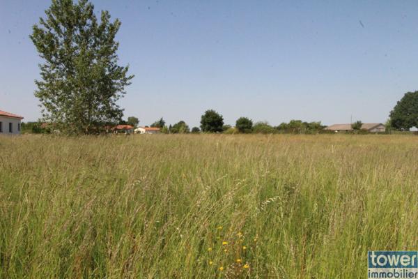 Dernier lot sur Lavit (82120), terrain de 737m² au calme, viabilisé