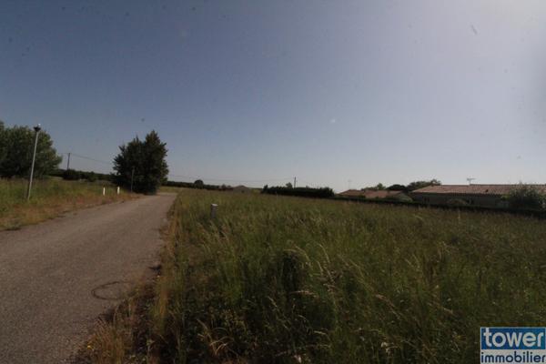 Dernier lot sur Lavit (82120), terrain de 737m² au calme, viabilisé