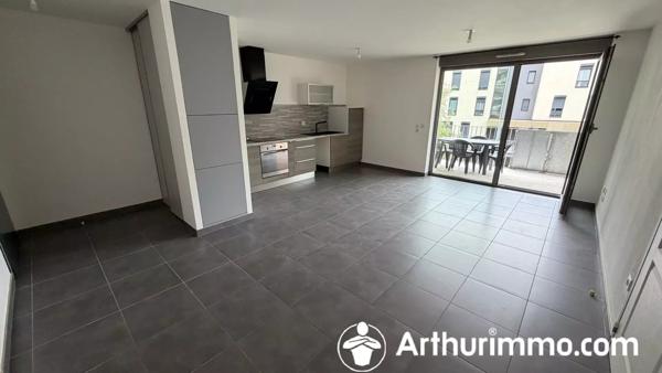 Vente                                                      Appartement
                        
                     2 pièces                      48 m2                     à Montbéliard