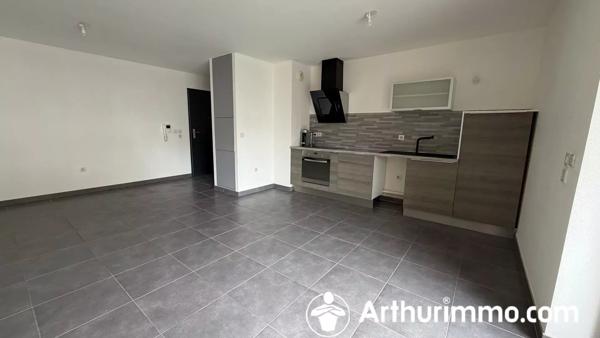 Vente                                                      Appartement
                        
                     2 pièces                      48 m2                     à Montbéliard