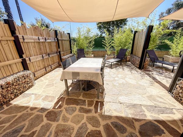 Bormes-les-Mimosas (83230) T2 de 43m2 avec terrasse parking et piscine