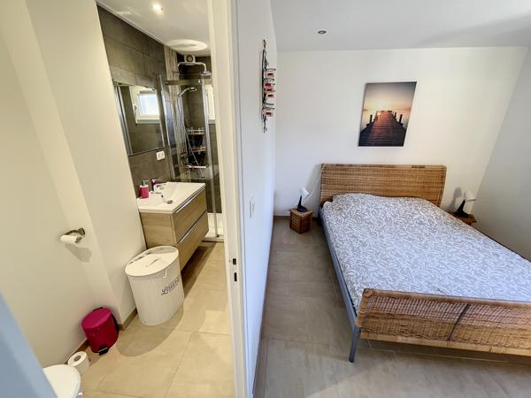 Bormes-les-Mimosas (83230) T2 de 43m2 avec terrasse parking et piscine