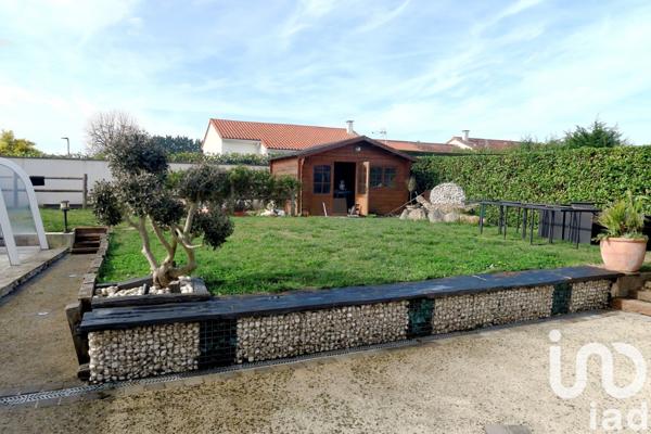 Maison traditionnelle 9 pièces de 185 m² à Chauvigny (86300)