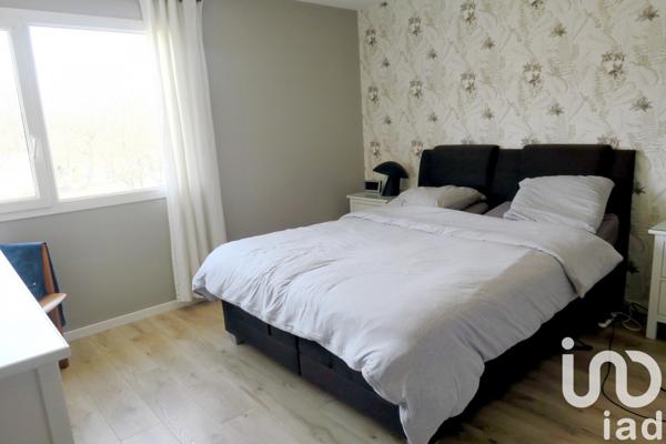 Maison traditionnelle 9 pièces de 185 m² à Chauvigny (86300)