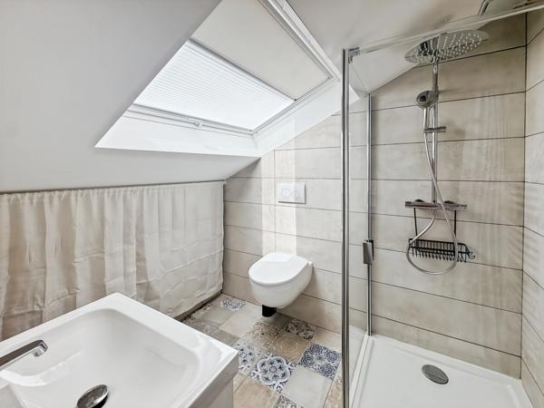 Maison mitoyenne clé en main à vendre de 5 chambres à DIVONNE LES BAINS