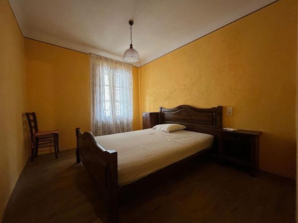 Maison de ville 13 pièces de 190 m2 dans le centre de Prats De Mollo La Preste