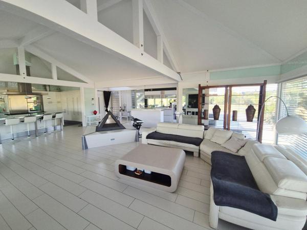 Demeure contemporaine incontournable à ne pas manquer !