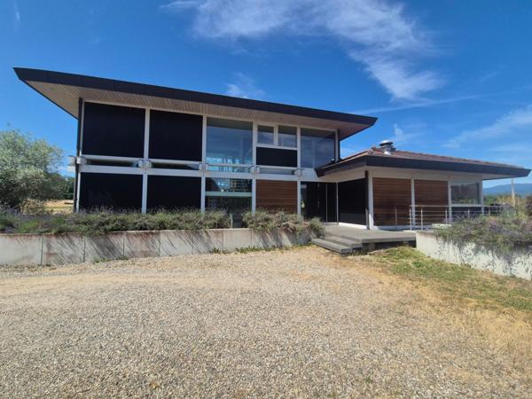 Demeure contemporaine incontournable à ne pas manquer !