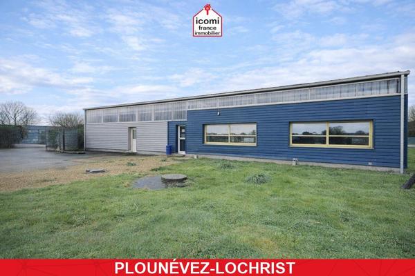 VENDRE - LOCAL DE 370 M2 AVEC BUREAU ET ESPACE DE VENTE - EMPLACEMENT STRATÉGIQUE - POSSIBILITE ACTIVITE GARAGE OU AUTRES - STATIONNEMENT