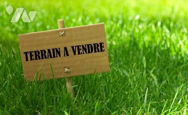 TERRAIN VIABILISE PROCHE COMMERCES