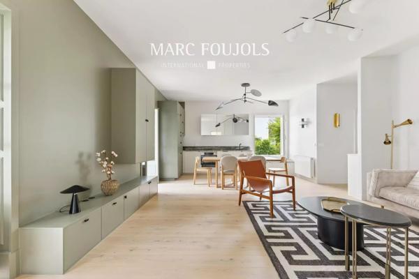 REZ-DE-JARDIN A LA BUTTE MONTMARTRE.