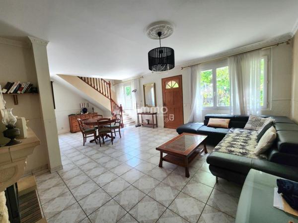 Maison familiale avec jardin et dépendance