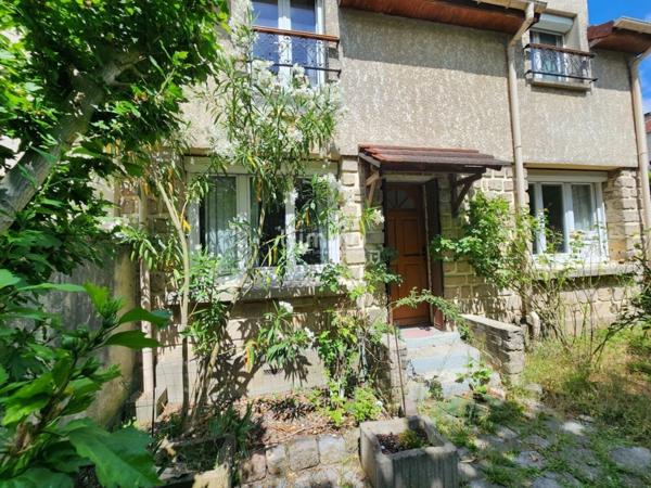 Maison familiale avec jardin et dépendance