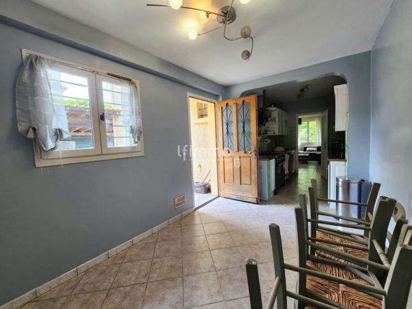 Maison familiale avec jardin et dépendance